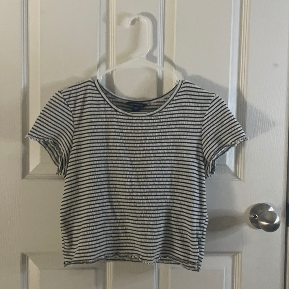 Cropped b&w striped American Eagle shirt